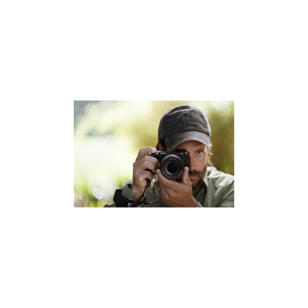 Sony A6700 con lente 16-5008 Sony a6700 (Body)